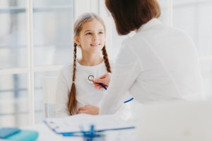 Kiedy udać się z dzieckiem do endokrynologa – symptomy wymagające konsultacji